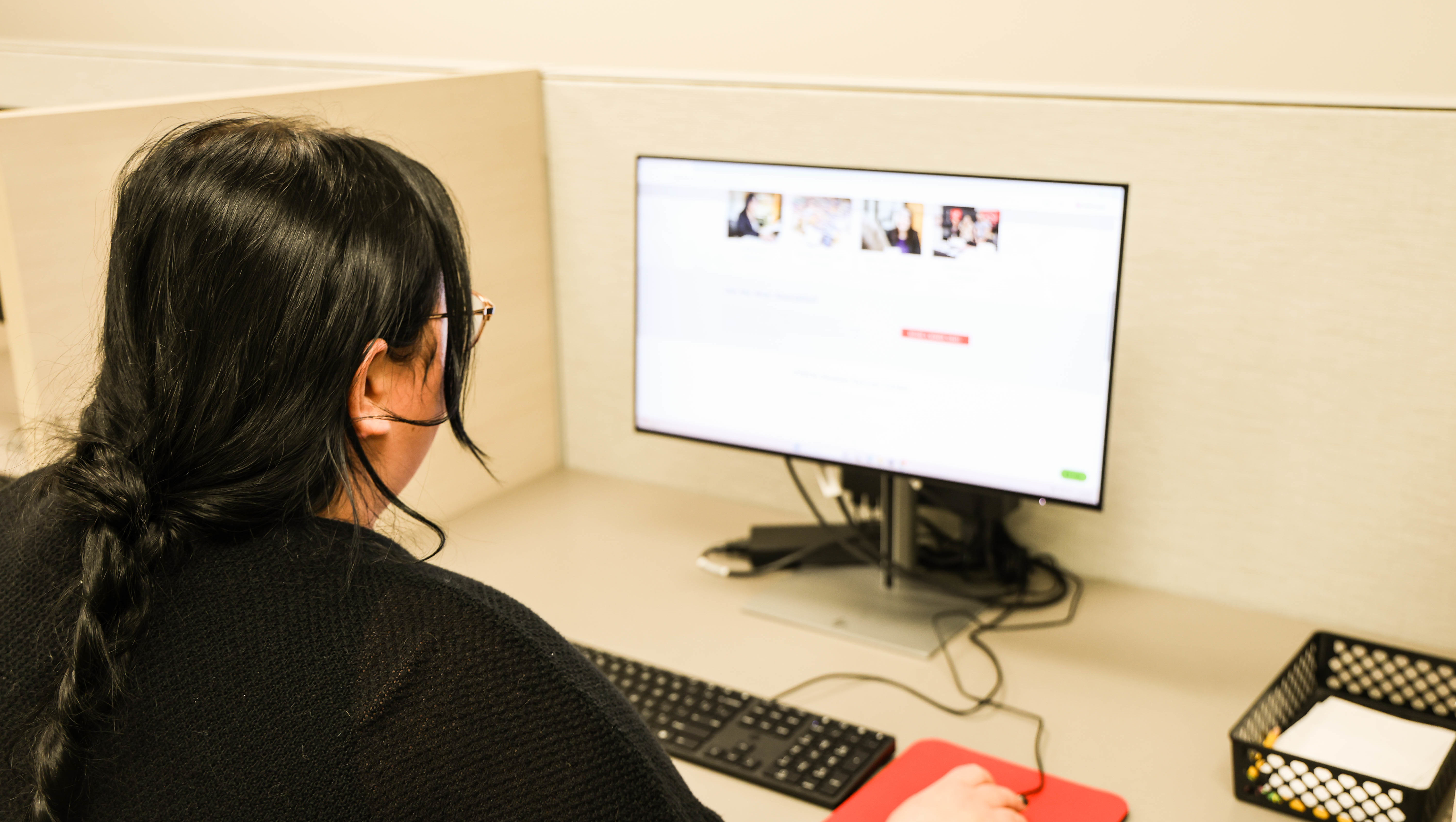 Employment Assistance - Ogden Weber Technical College Woman using computer